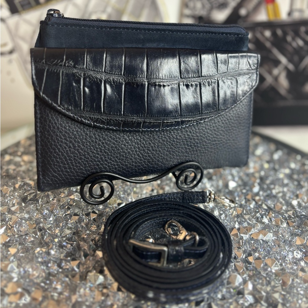 BRIGHTON Crocodile Embossed crossbody Credit card holder EUC - Picture 4 of 14